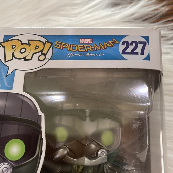 Funko POP! Vulture #227 Marvel Spider-Man Homecoming Vinyl Figure - Picture 10 of 12